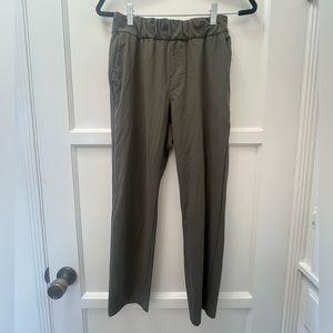 Vuori women’s miles ankle pant - LIKE NEW. Oregano color